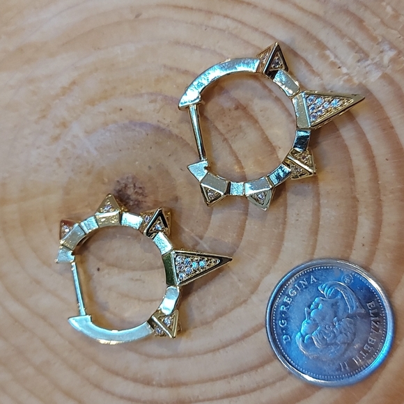 Mandala punk gold hoops - Picture 2 of 3